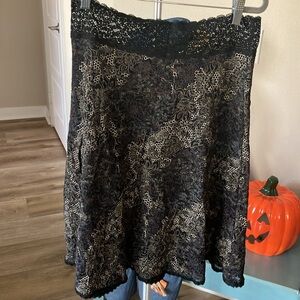 Cabi black tan beautiful  lace overlay lined midi skirt